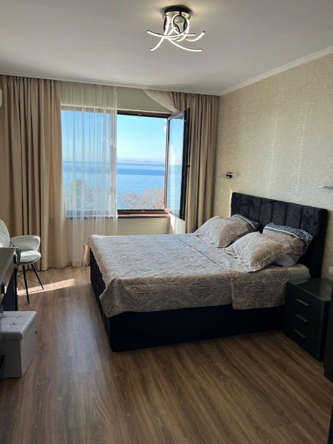 Luxury Penthouse Apartments At Valencia Gardens 부르가스 외부 사진