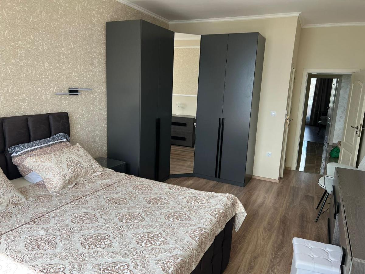 Luxury Penthouse Apartments At Valencia Gardens 부르가스 외부 사진