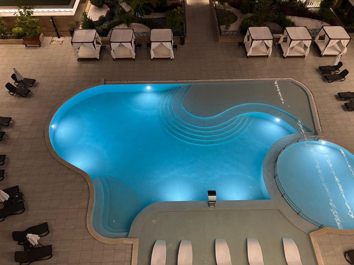 Luxury Penthouse Apartments At Valencia Gardens 부르가스 외부 사진