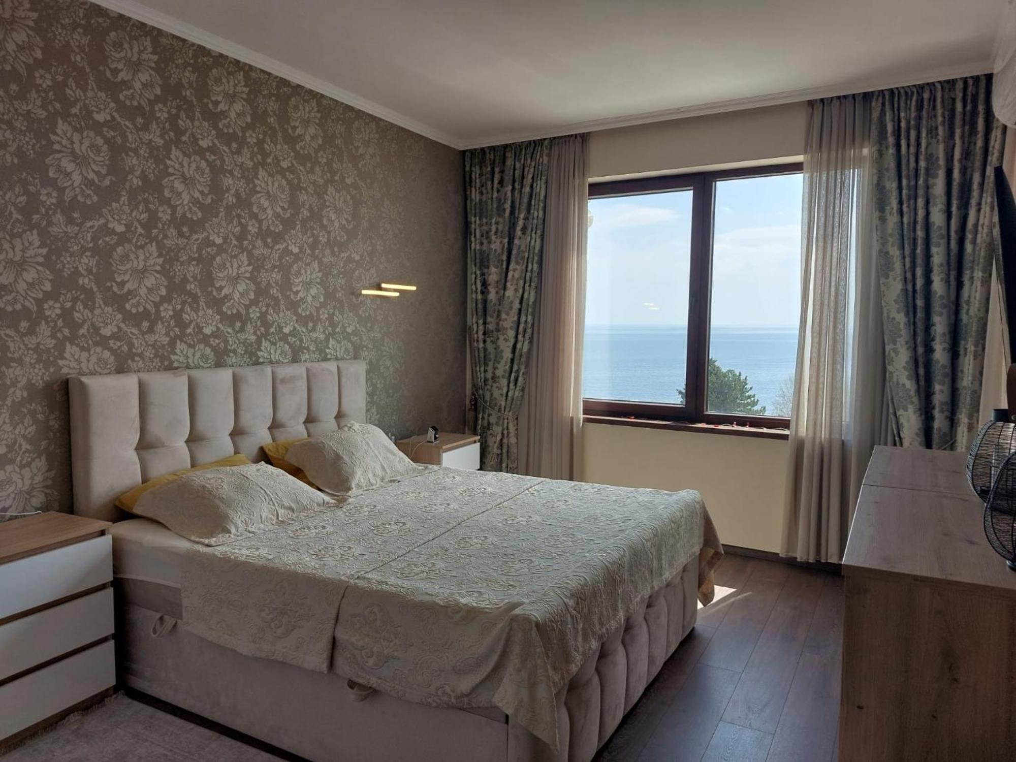 Luxury Penthouse Apartments At Valencia Gardens 부르가스 외부 사진